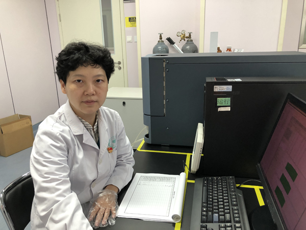 工作照.jpg 工作照.jpg