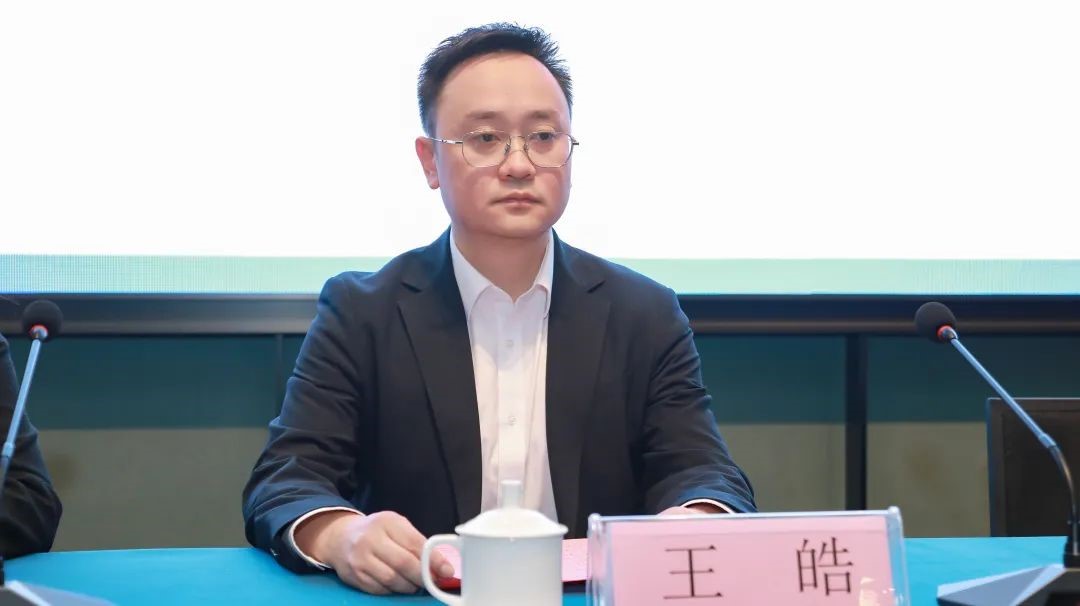 徐滨副本.jpg 徐滨副本.jpg